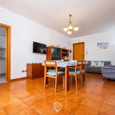 Διαμέρισμα Coral Beachside *
